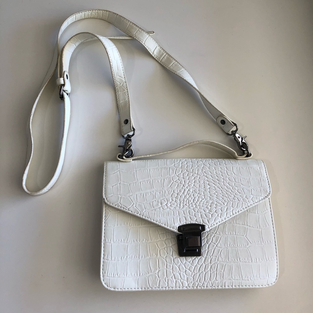 White snakeskin style crossbody bag purse